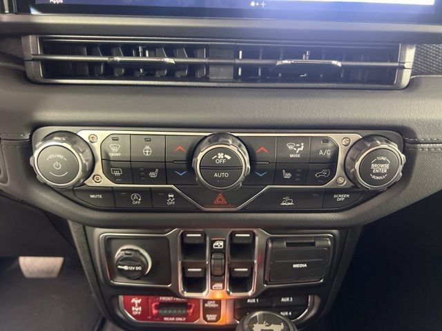 New 2026 Jeep Wrangler Unlimited Rubicon w/ Steel Bumper Group image 23