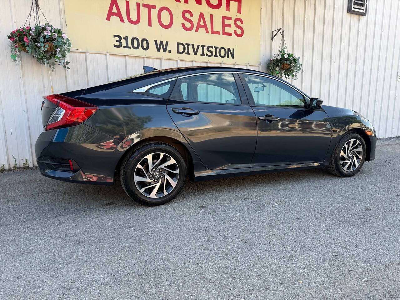 Used 2018 Honda Civic EX image 4