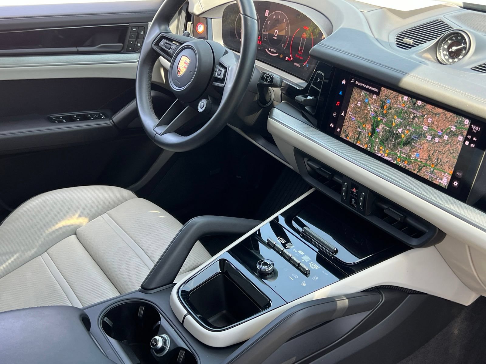 Certified 2024 Porsche Cayenne S AWD/4WD image 16