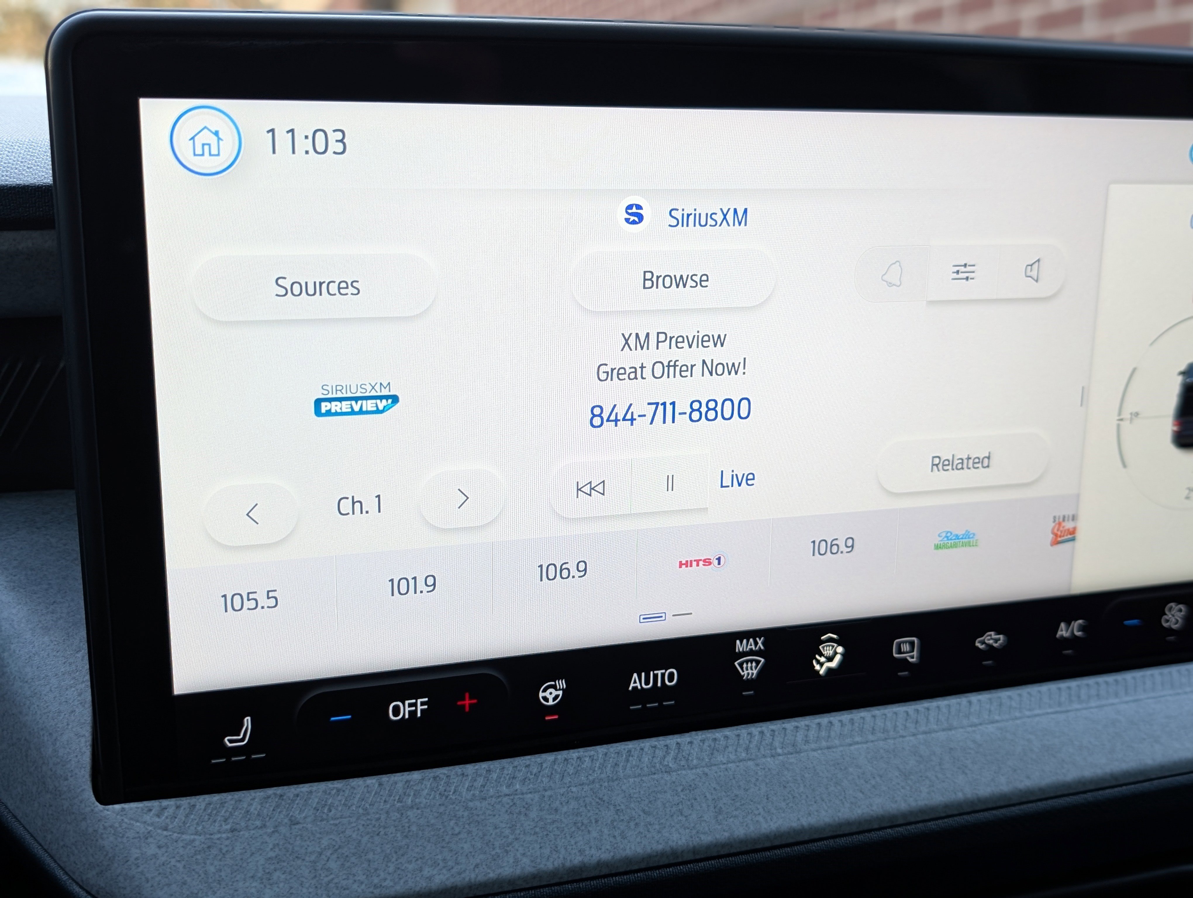 Used 2025 Ford Maverick XLT w/ XLT Luxury Package image 28