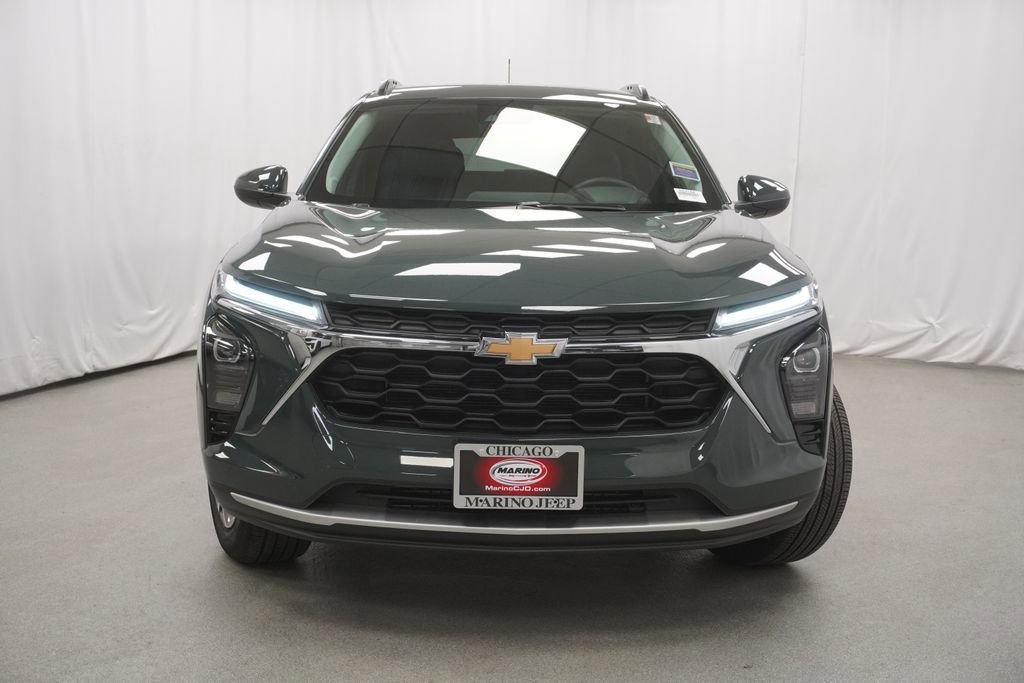 Used 2025 Chevrolet Trax LT w/ LT Convenience Package FWD image 8