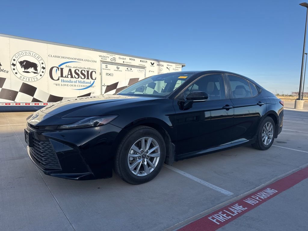 Used 2025 Toyota Camry LE video 1