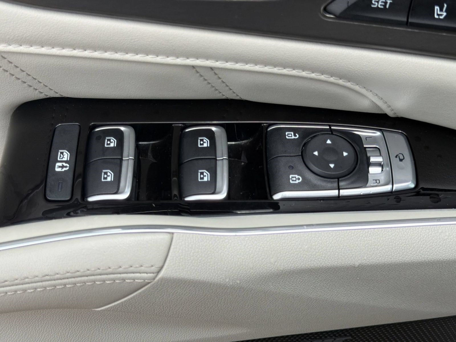Used 2023 Kia Sorento SX Prestige AWD/4WD image 12