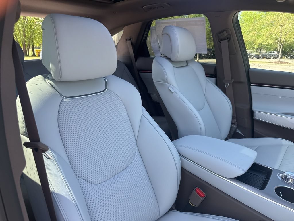 New 2026 Genesis GV70 2.5T Advanced AWD/4WD image 35