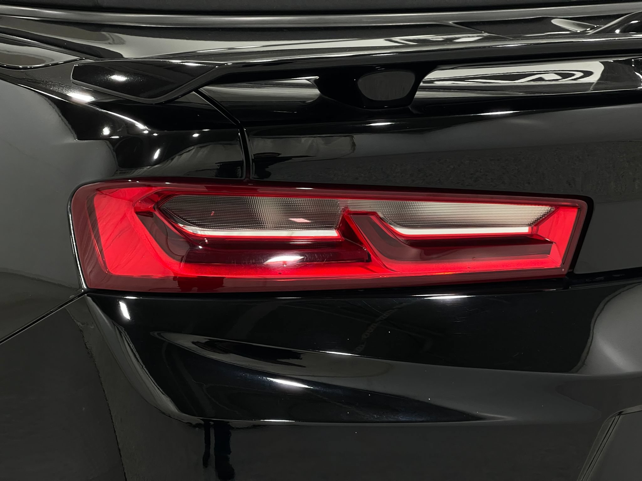 Used 2018 Chevrolet Camaro SS RWD image 32