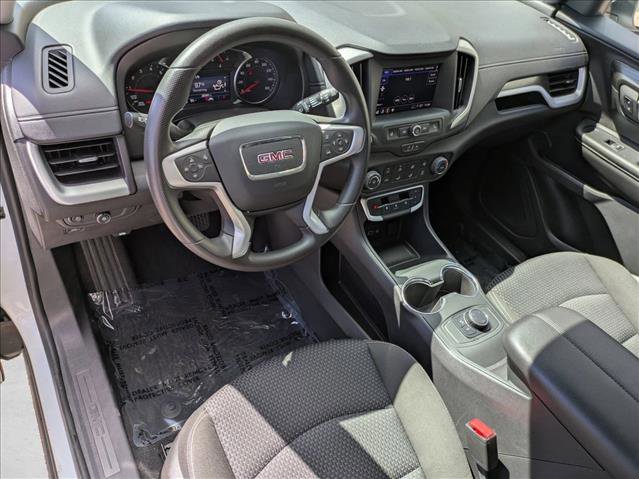 Used 2024 GMC Terrain SLE image 10