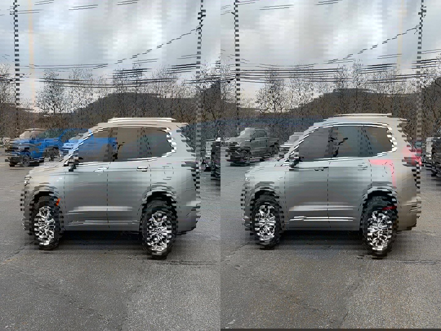 Used 2024 Cadillac XT6 Luxury w/ LPO, Floor Liner Package image 8