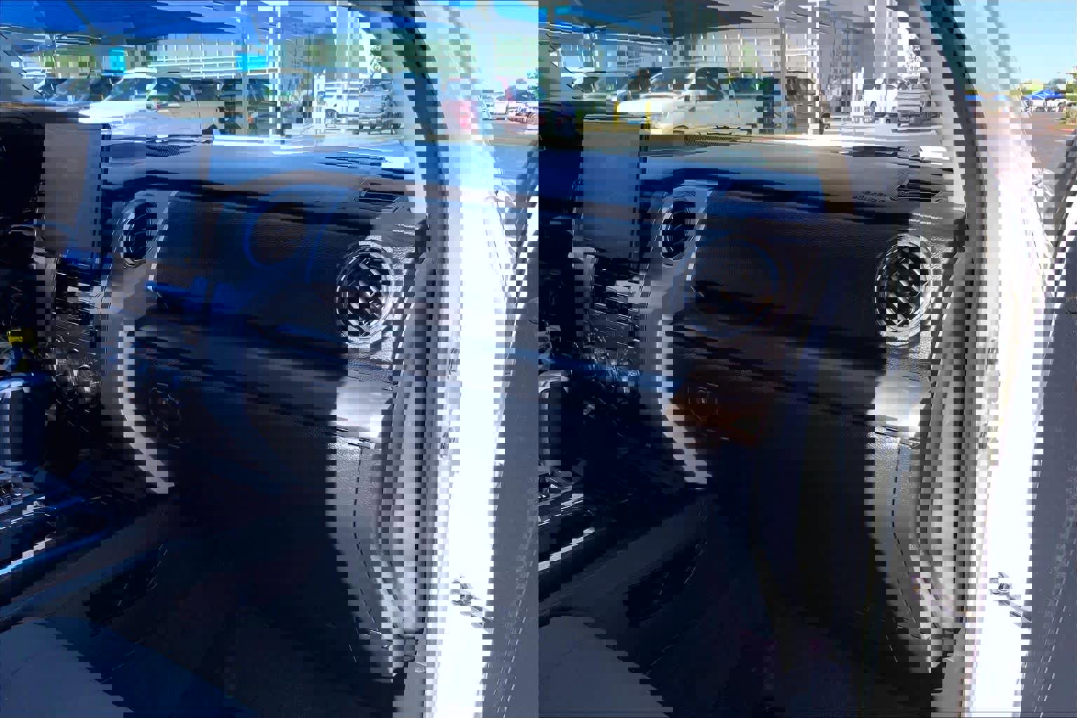 Used 2019 Toyota Tundra SR5 w/ SR5 Upgrade Package AWD/4WD image 19