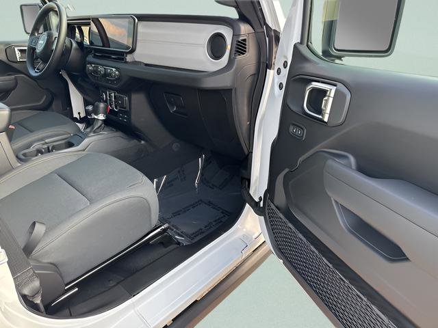 New 2025 Jeep Gladiator Sport image 24