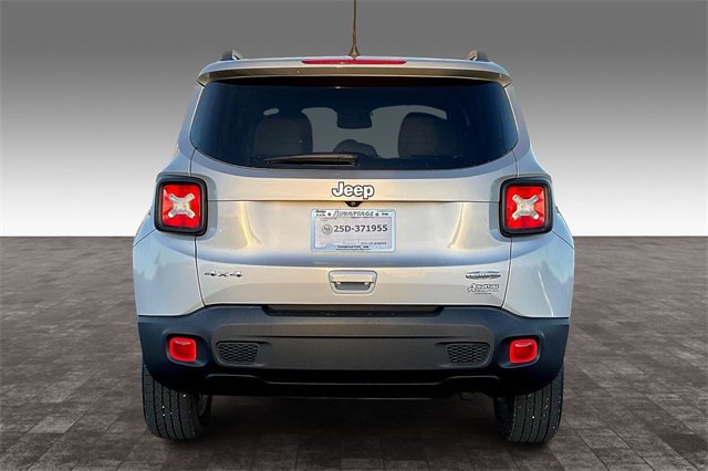 Used 2019 Jeep Renegade Latitude w/ Popular Equipment Group image 4