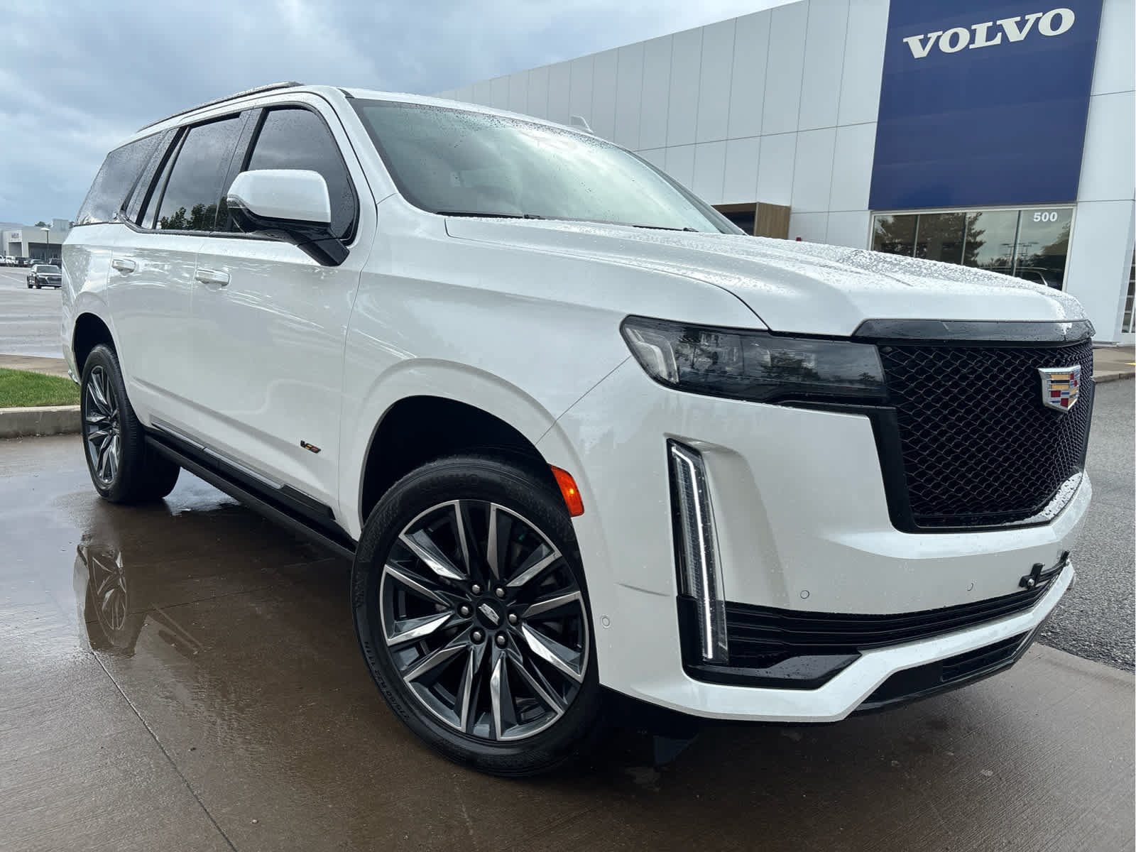 Used 2021 Cadillac Escalade Sport Platinum AWD/4WD image 2