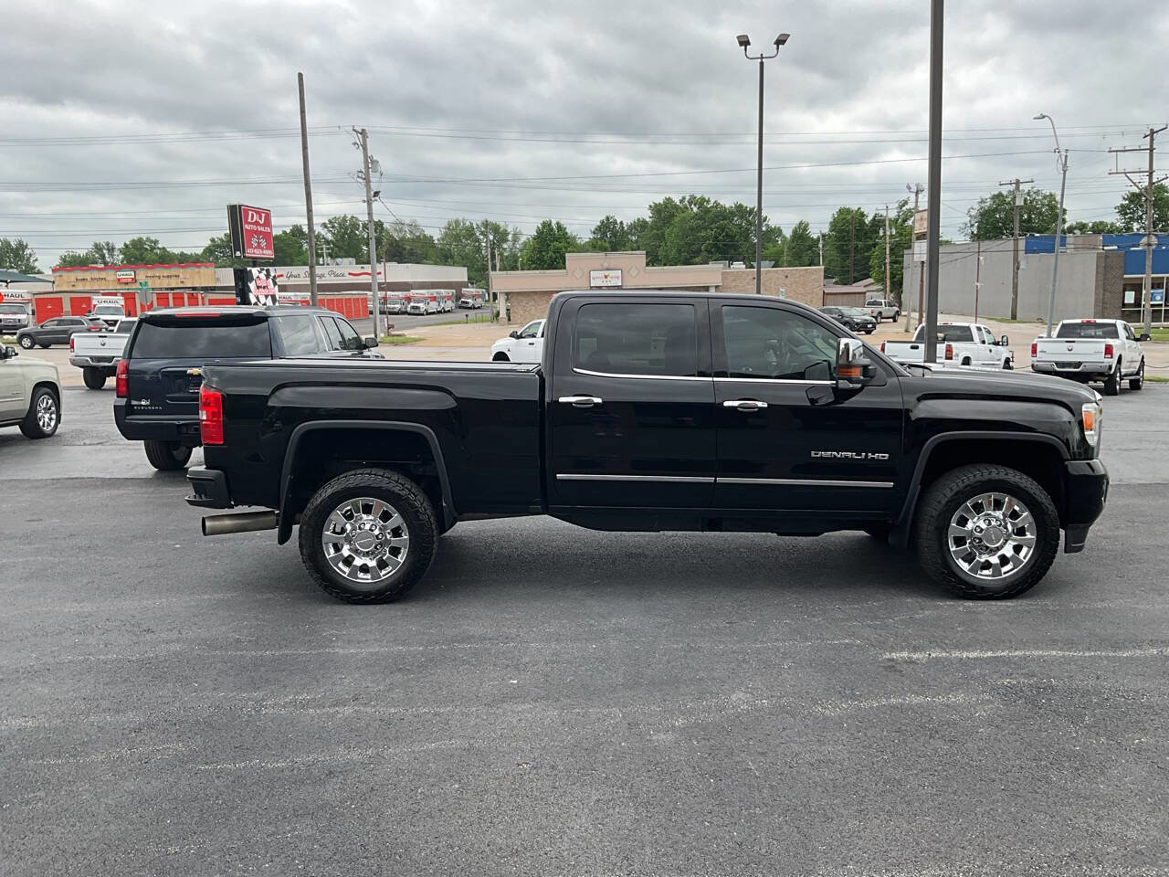 Used 2016 GMC Sierra 2500 Denali w/ Duramax Plus Package AWD/4WD image 6