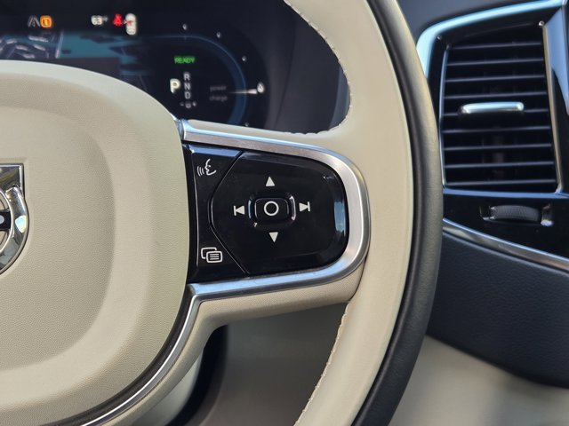 Used 2025 Volvo XC90 T8 Ultra w/ Protection Package Premier image 29