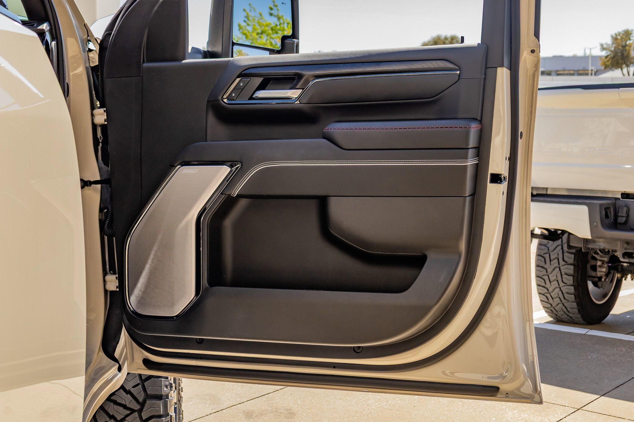 Used 2026 GMC Sierra 2500 AT4X image 36