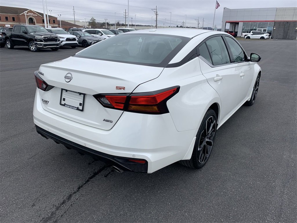 Used 2024 Nissan Altima 2.5 SR w/ SR Premium Package image 8