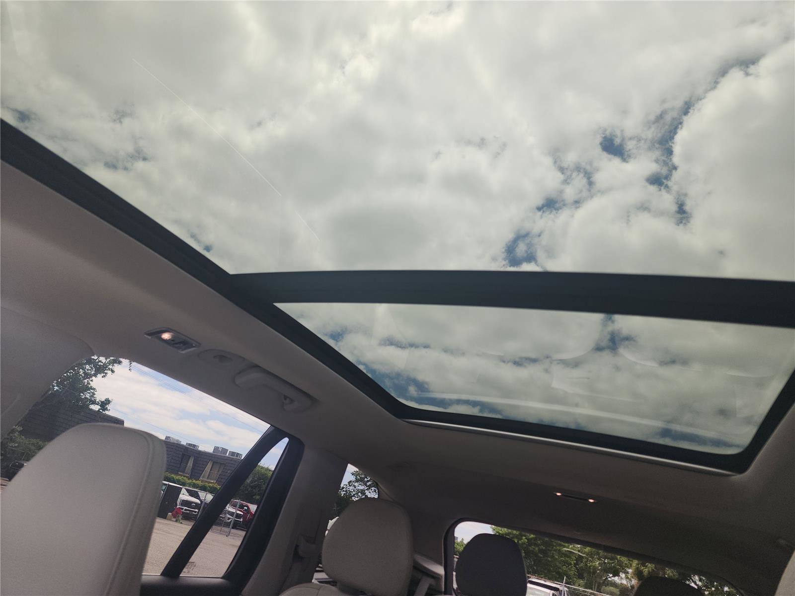 Used 2019 Volvo XC90 T5 Momentum image 18