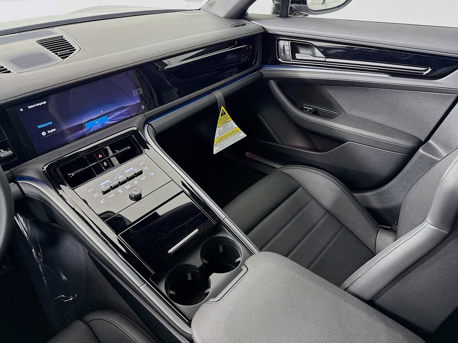 New 2026 Porsche Panamera image 25