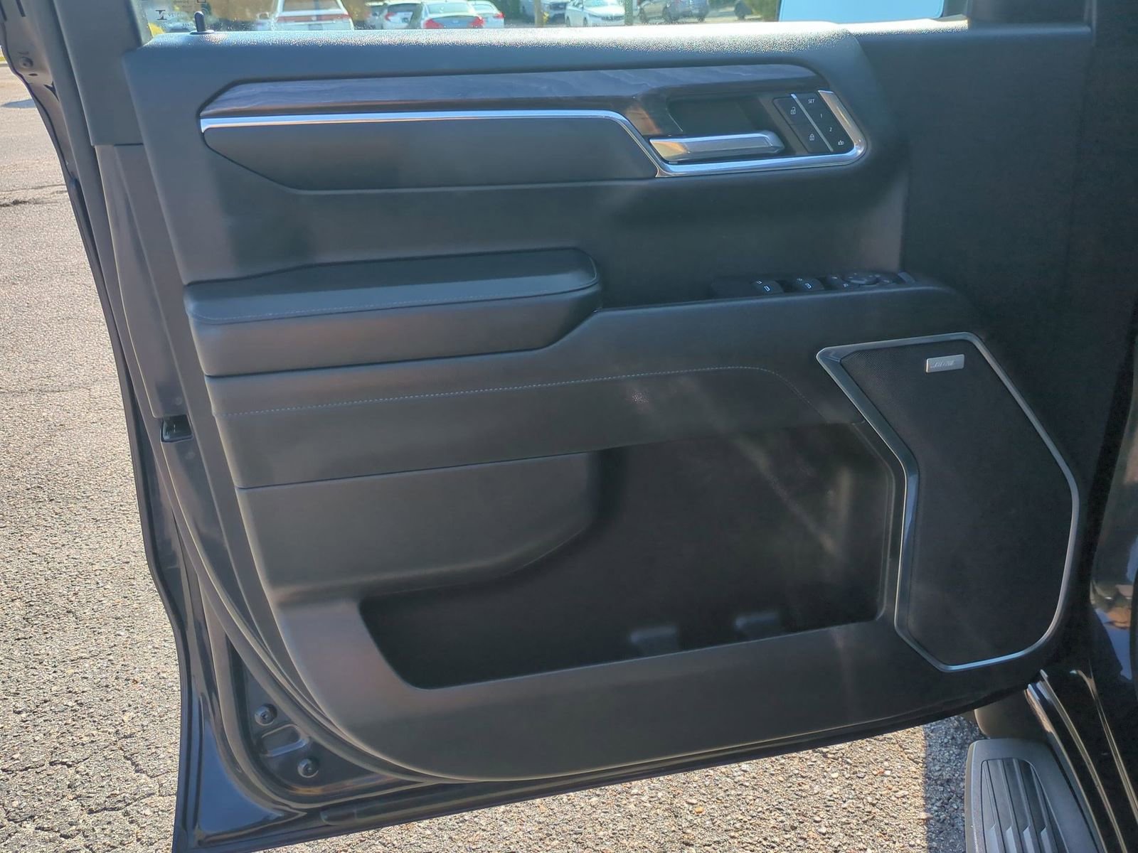 Certified 2023 Chevrolet Silverado 1500 LTZ image 43