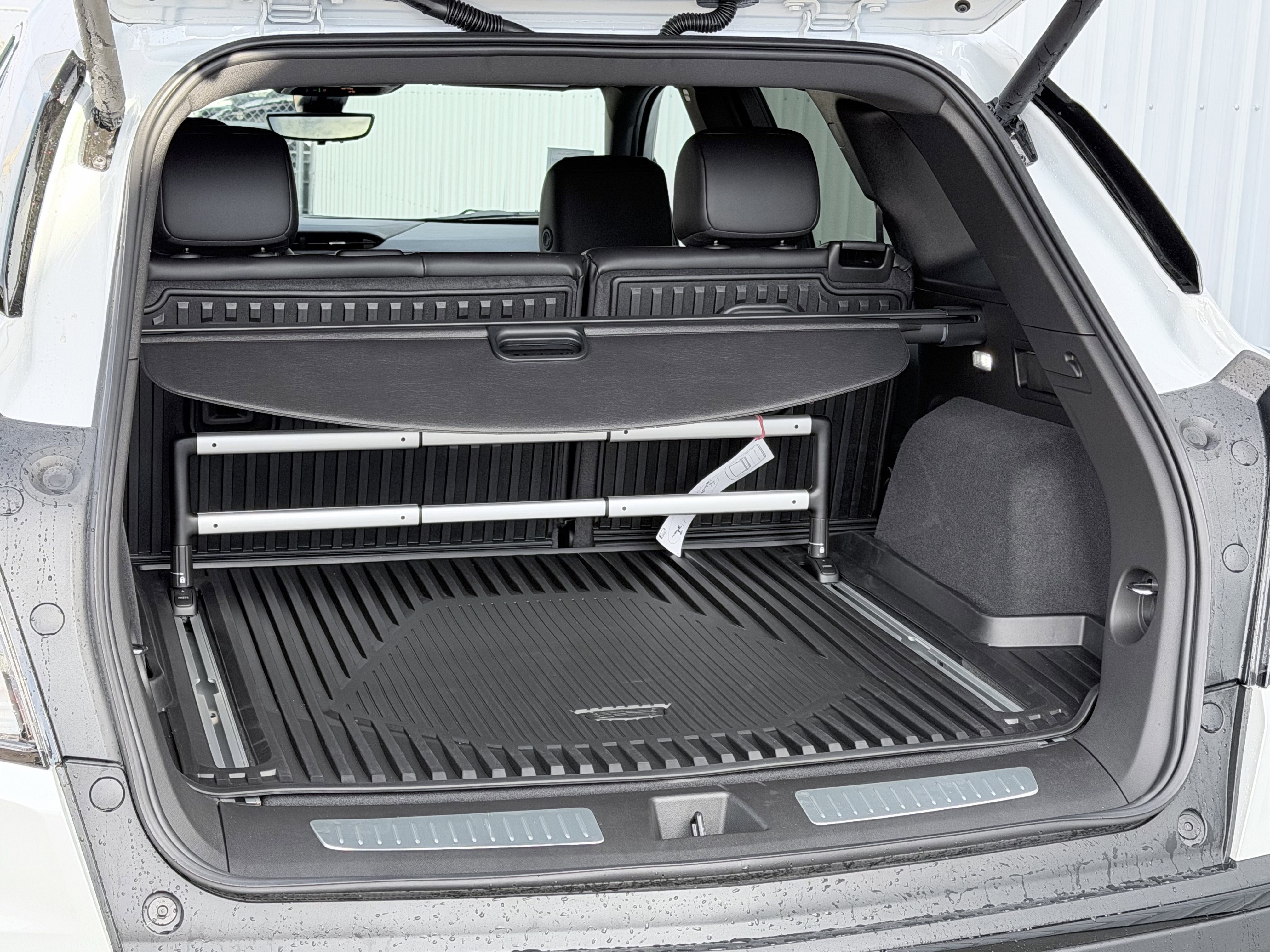 New 2026 Cadillac XT5 Sportv w/ LPO, Onyx Lite Package image 5