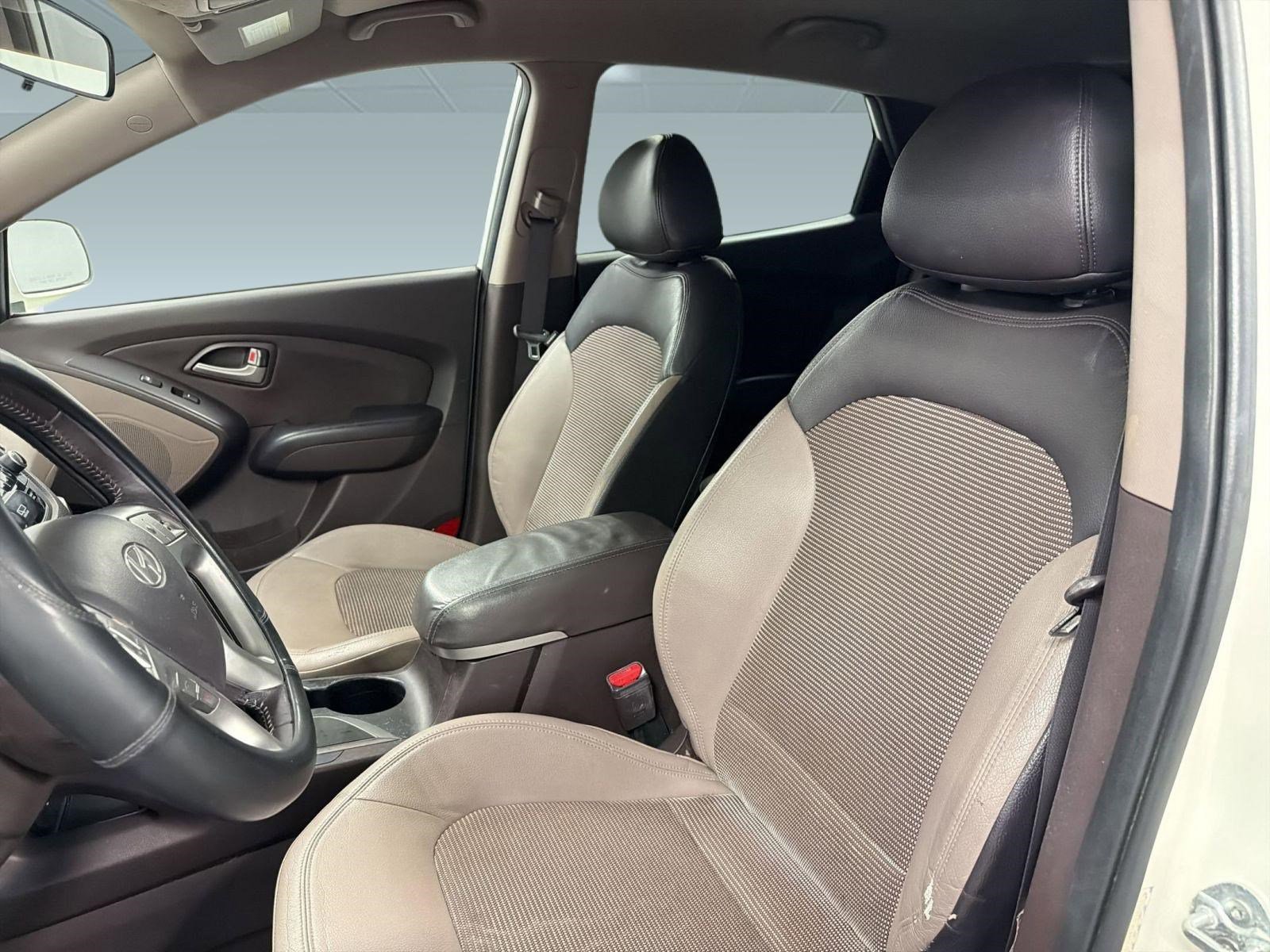 Used 2011 Hyundai Tucson GLS image 23