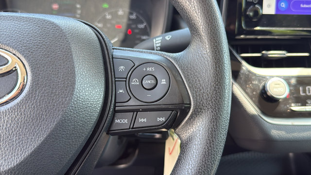 Used 2025 Toyota Corolla LE FWD image 21