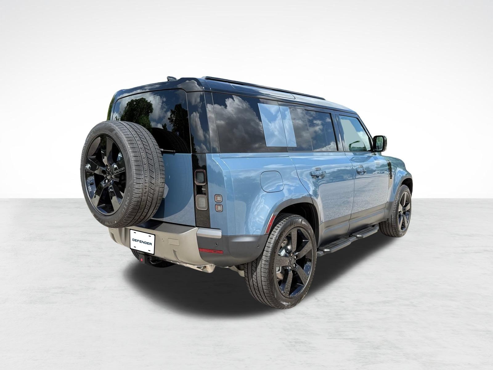 New 2026 Land Rover Defender 110 S AWD/4WD image 9