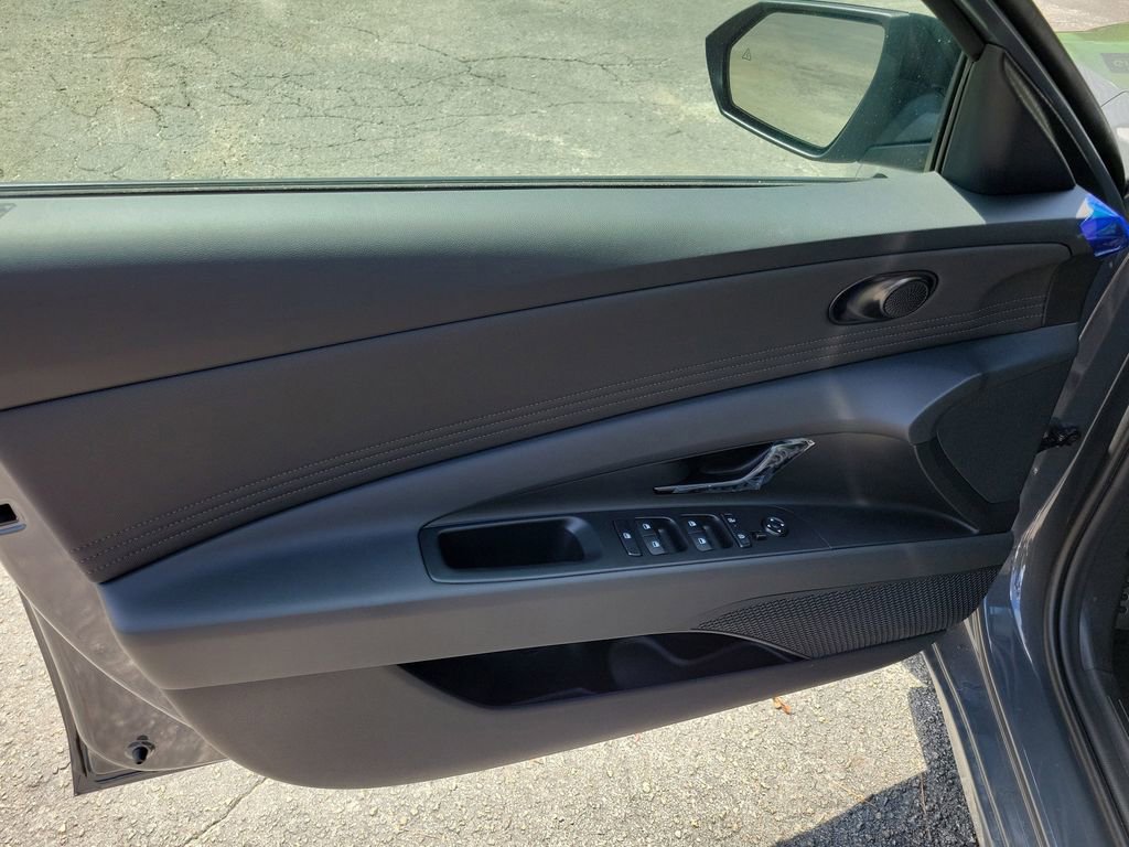 New 2025 Hyundai Elantra Sport w/ Cargo Package image 6