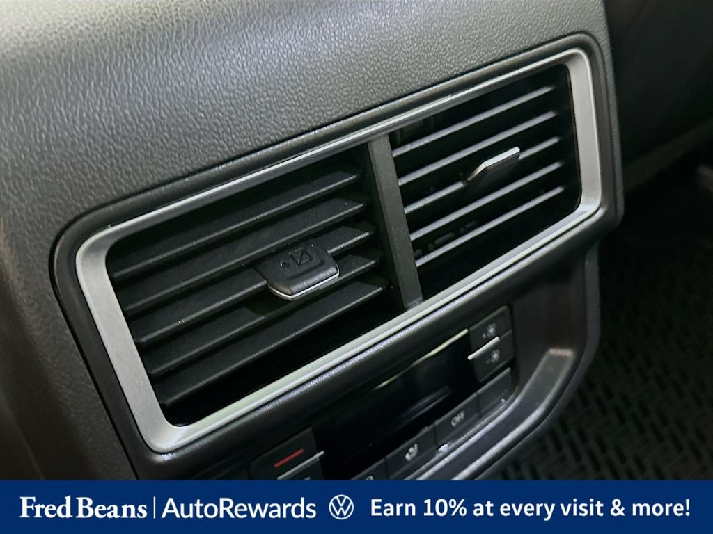 Used 2025 Volkswagen Atlas Peak Edition SE AWD/4WD image 30