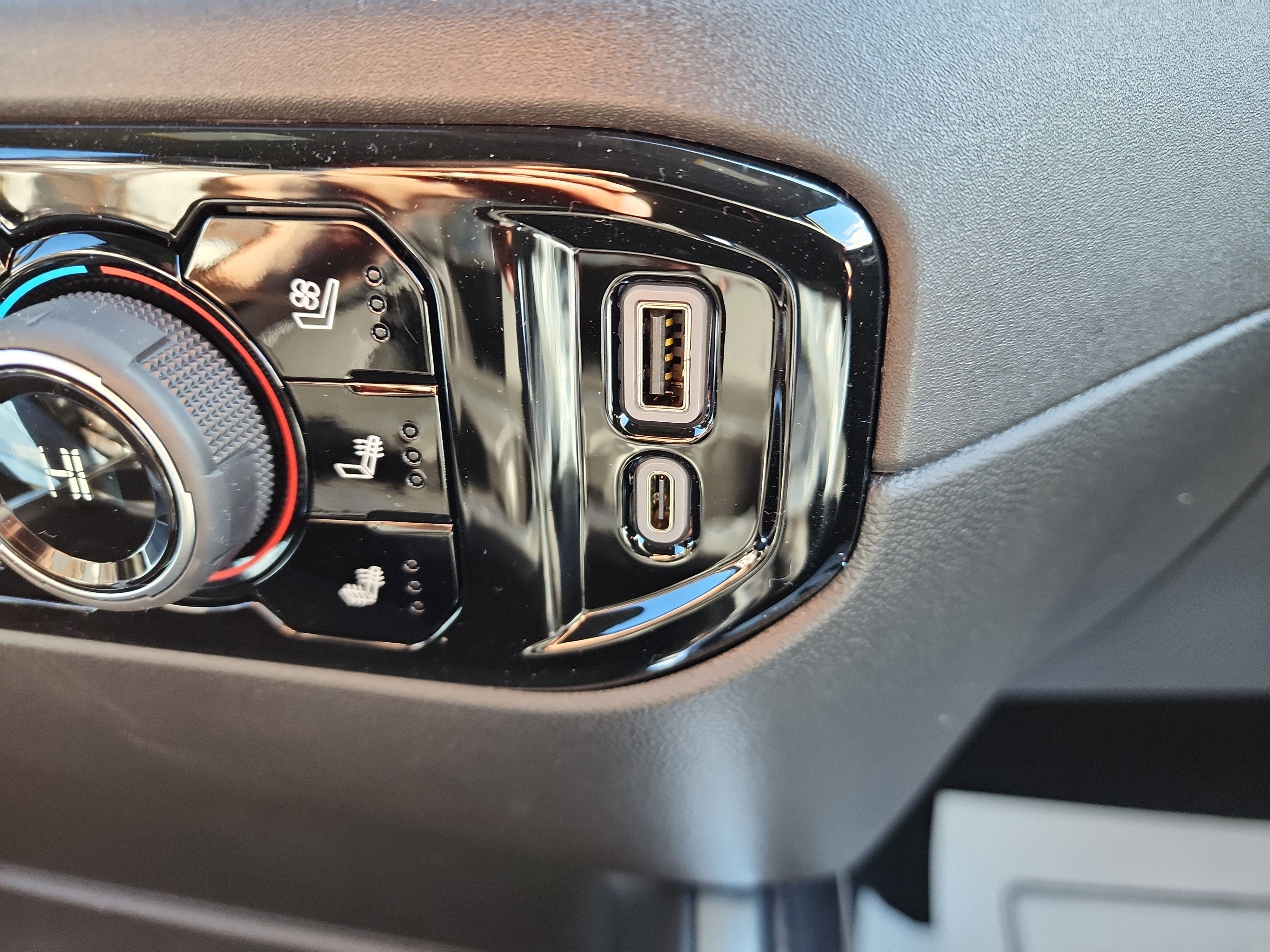 New 2026 Chevrolet Silverado 2500 LTZ w/ LTZ Convenience Package image 17