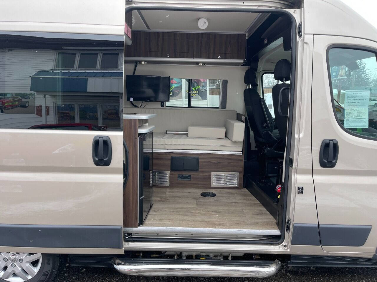 Used 2018 RAM ProMaster 1500 w/ Premium Appearance Group image 14