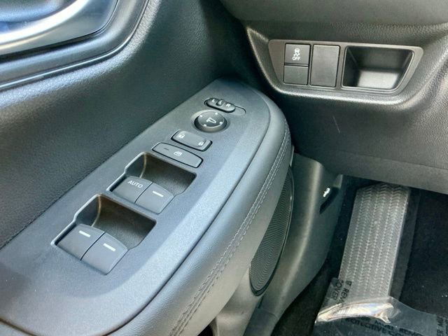 Certified 2025 Honda HR-V LX image 18