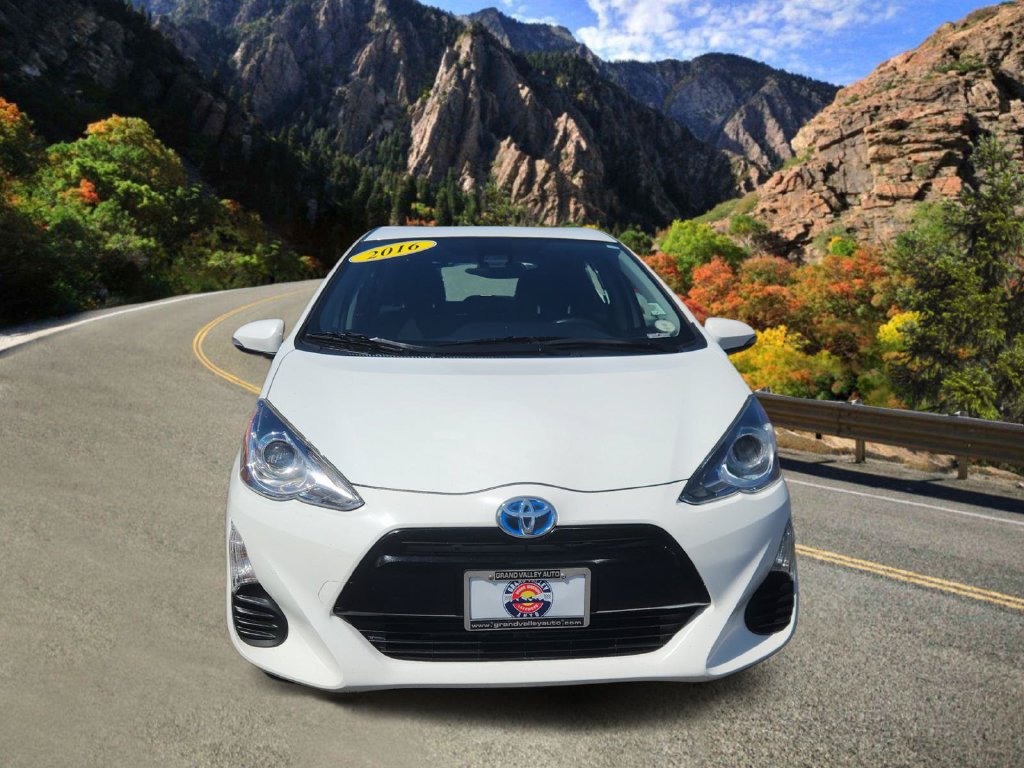 Used 2016 Toyota Prius C Three FWD image 6