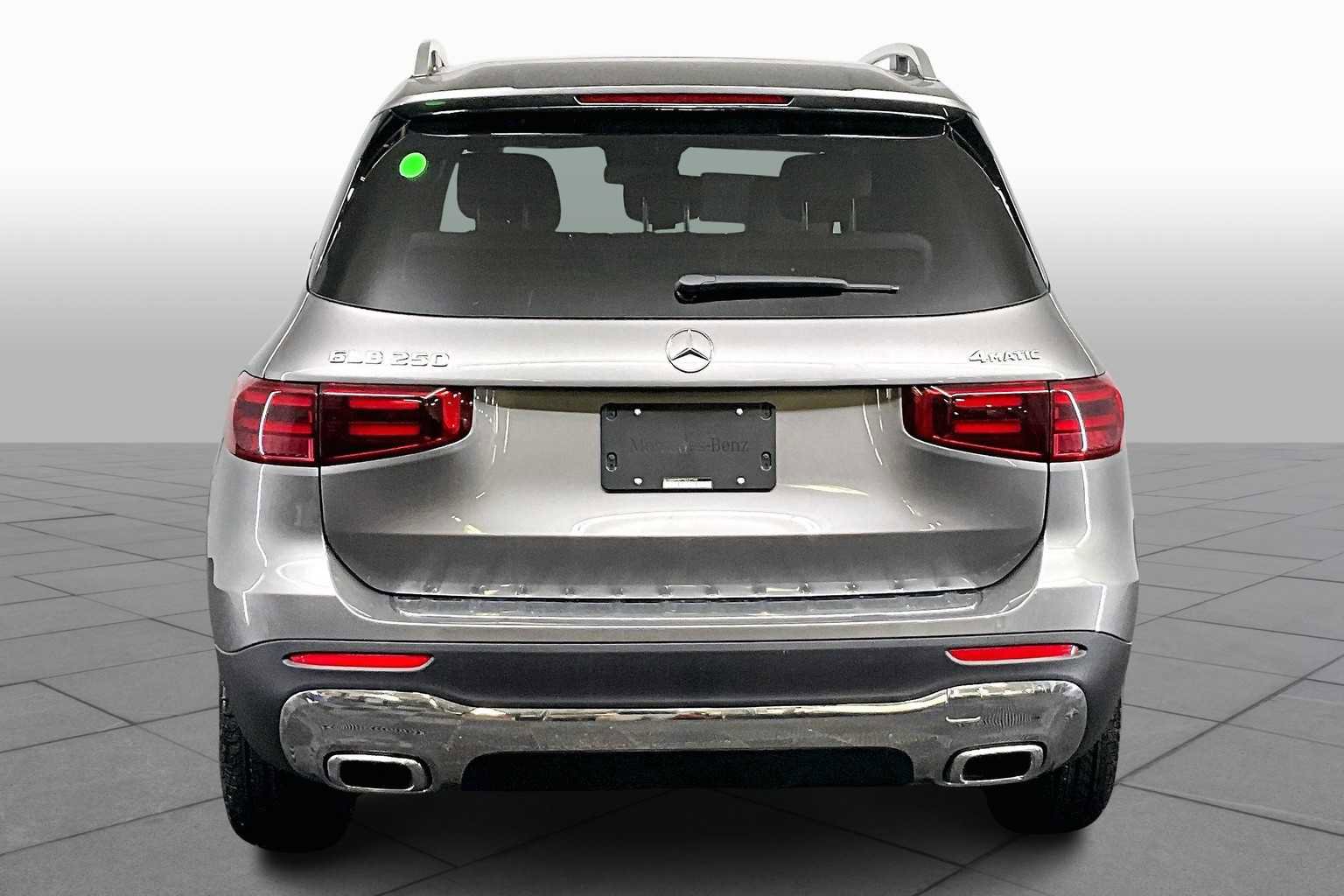 New 2026 Mercedes-Benz GLB 250 4MATIC image 5