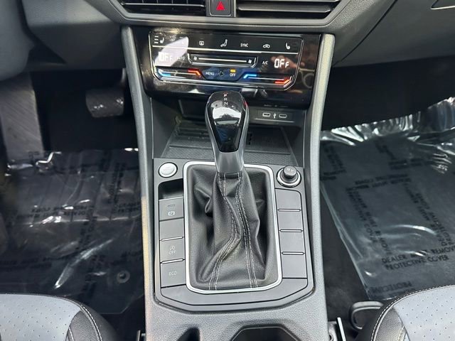 Used 2025 Volkswagen Jetta SE image 37