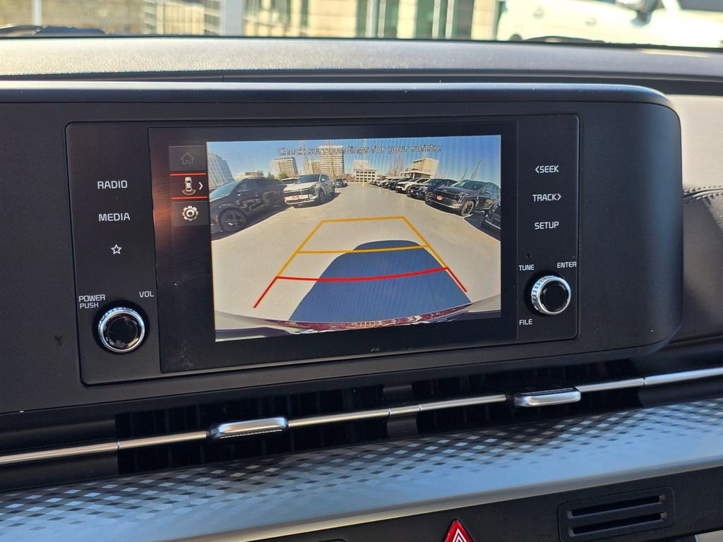 Used 2024 Kia Carnival LX FWD image 34