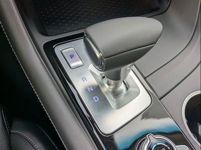 Used 2025 Genesis G70 2.5T image 7