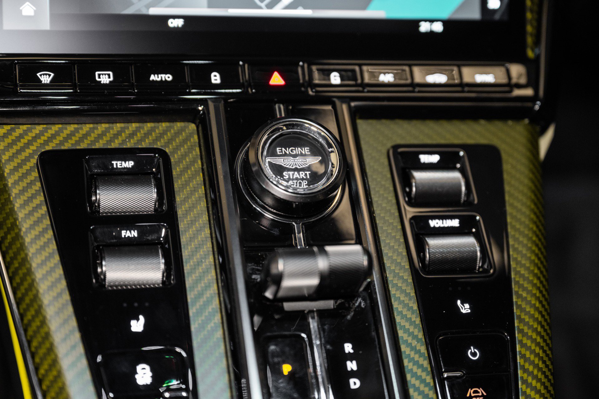 Used 2025 Aston Martin V8 Vantage Coupe image 26