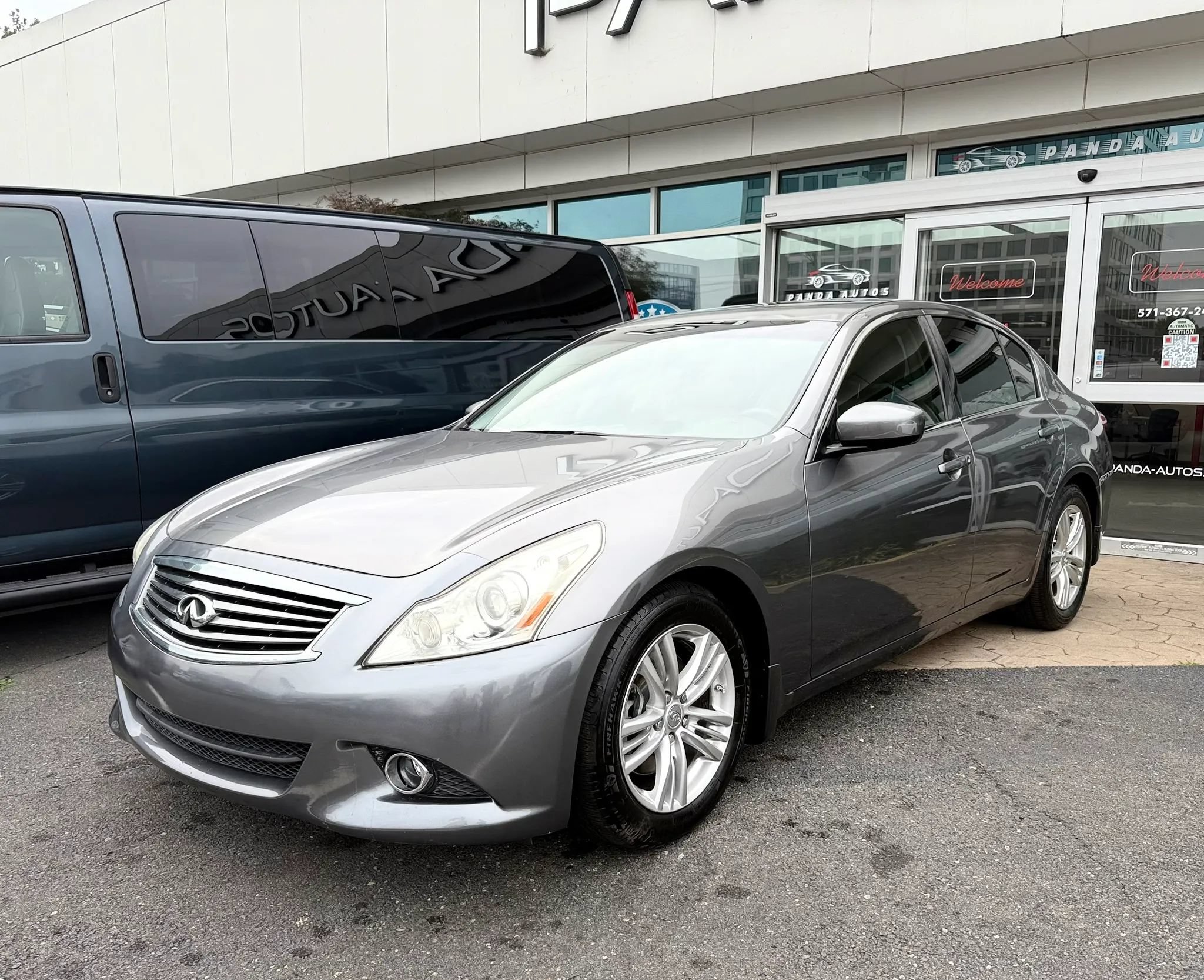 Used 2012 INFINITI G37 Journey w/ Premium Pkg RWD image 3