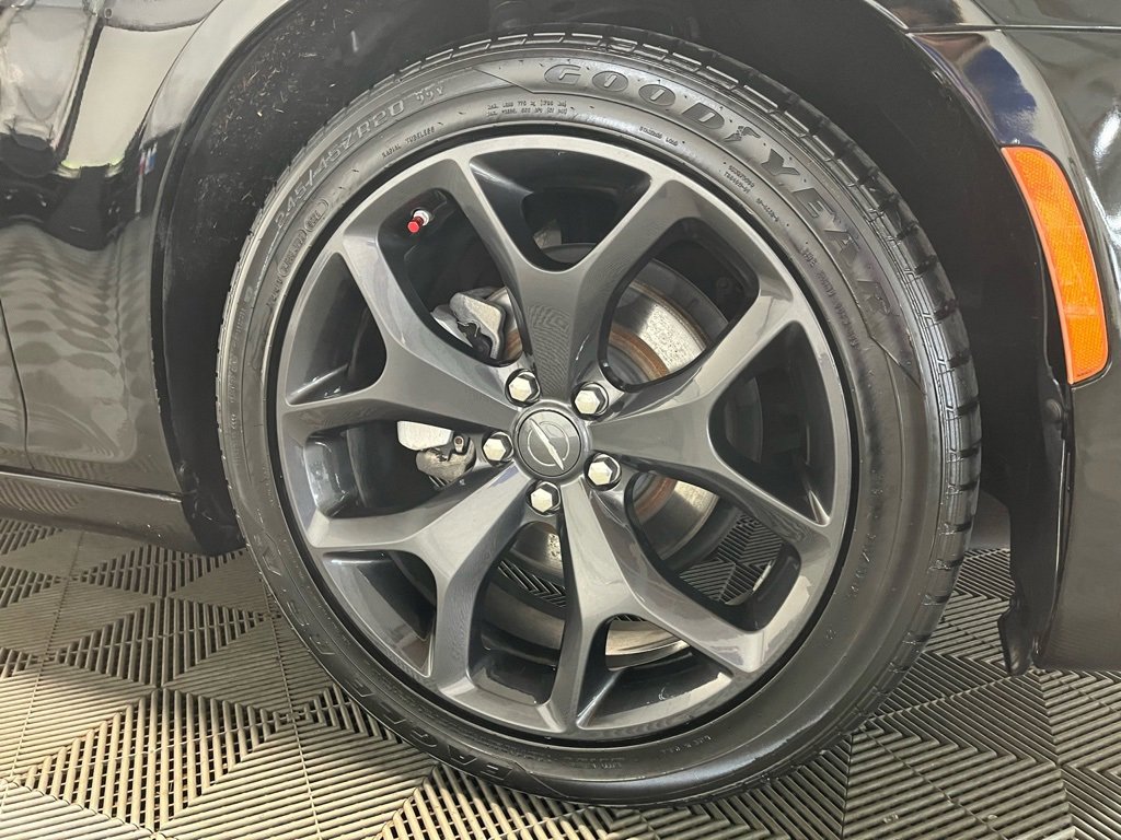 Used 2022 Chrysler 300 S image 3