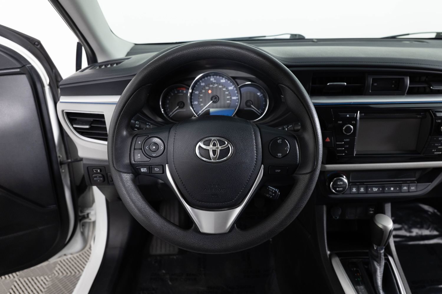 Used 2015 Toyota Corolla LE FWD image 28