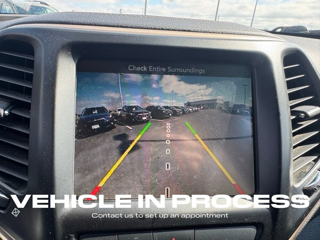 Used 2017 Jeep Cherokee Latitude w/ Safety/Convenience Group image 18