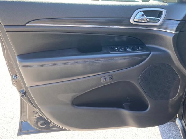 Used 2020 Jeep Grand Cherokee Limited AWD/4WD image 11