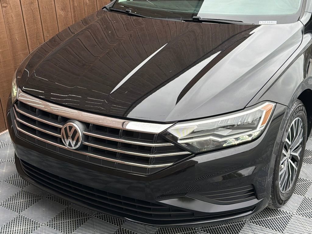 Used 2021 Volkswagen Jetta SE image 16