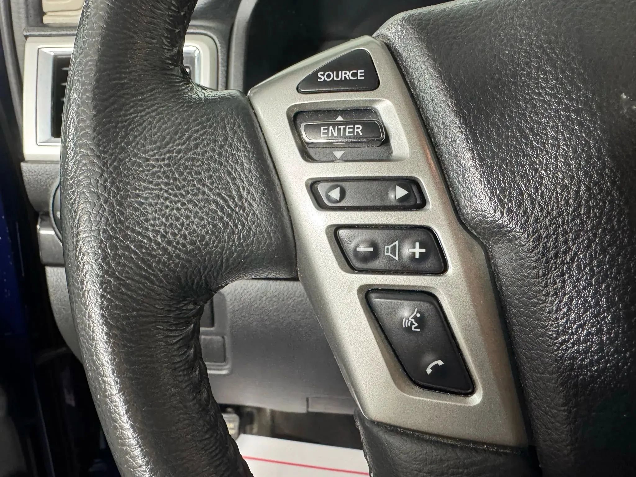 Used 2021 Nissan Titan SV w/ SV Convenience Package image 15