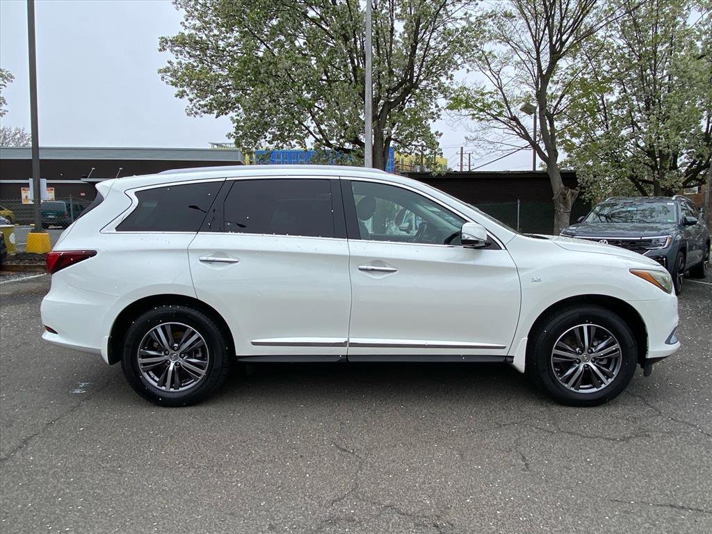 Used 2016 INFINITI QX60 AWD w/ Premium Plus Package image 2