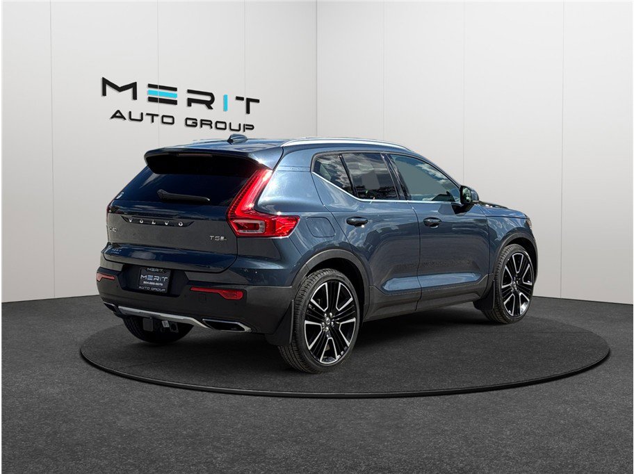 Used 2020 Volvo XC40 T5 Inscription w/ Protection Package image 9