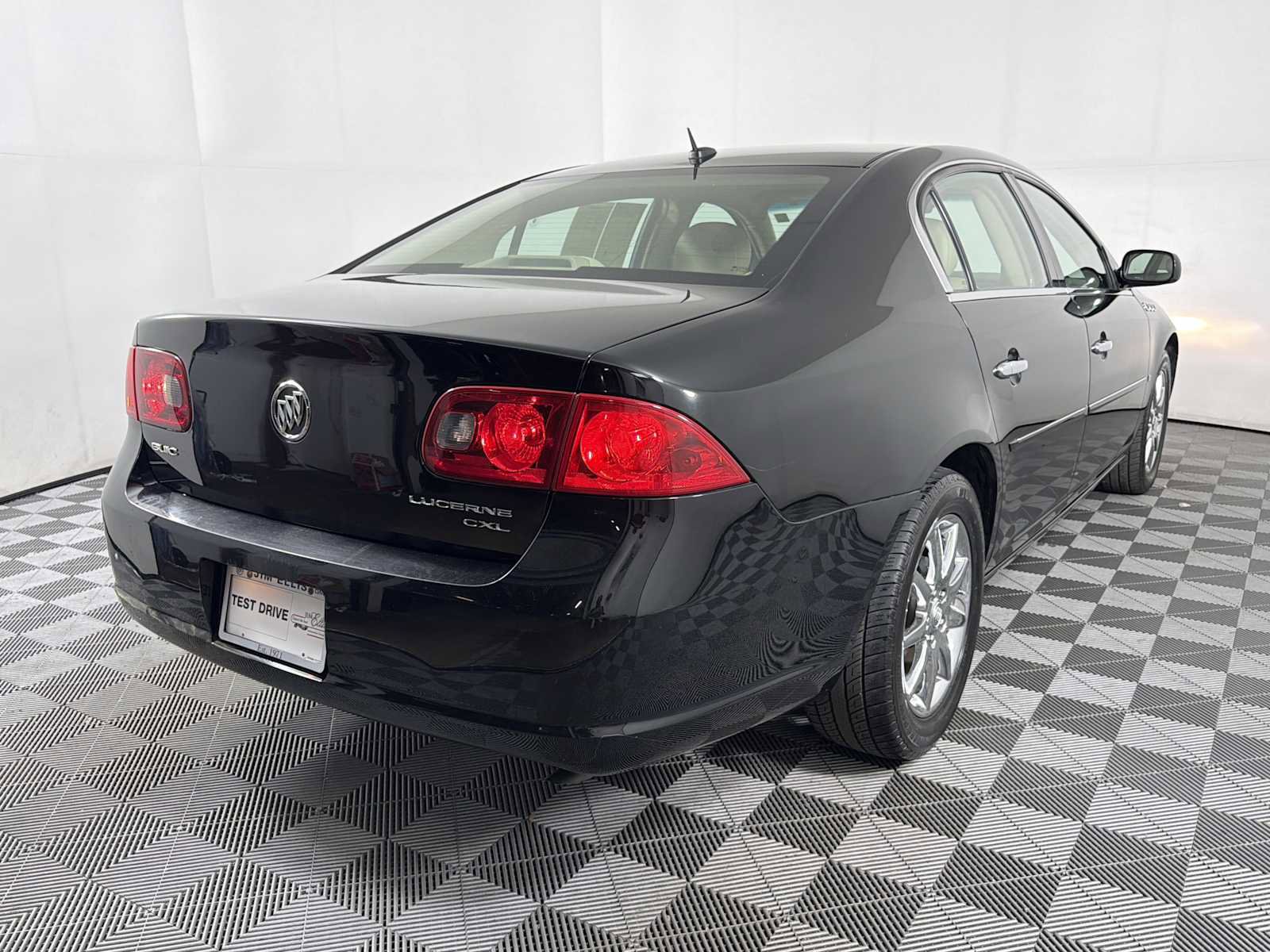 Used 2007 Buick Lucerne CXL w/ Luxury Package FWD image 7