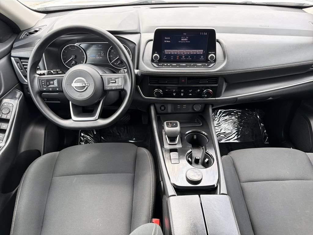 Used 2024 Nissan Rogue S AWD/4WD image 2