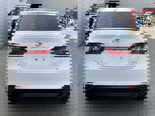 Used 2024 Toyota Camry LE w/ Convenience Package image 5