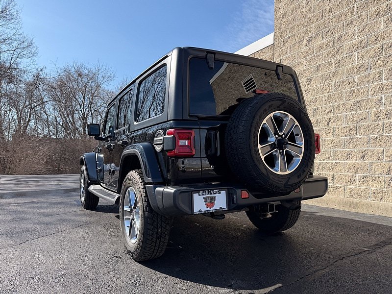 Used 2019 Jeep Wrangler Unlimited Sahara w/ LED Lighting Group AWD/4WD image 6